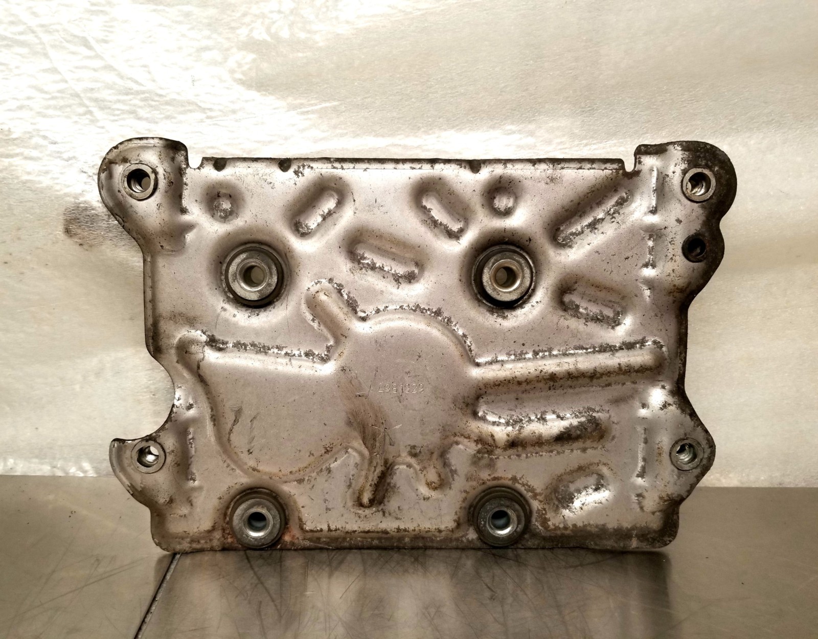 Cummins 6.7l Engine Ecm Backing Plate Mounting Bracket 4981929 A