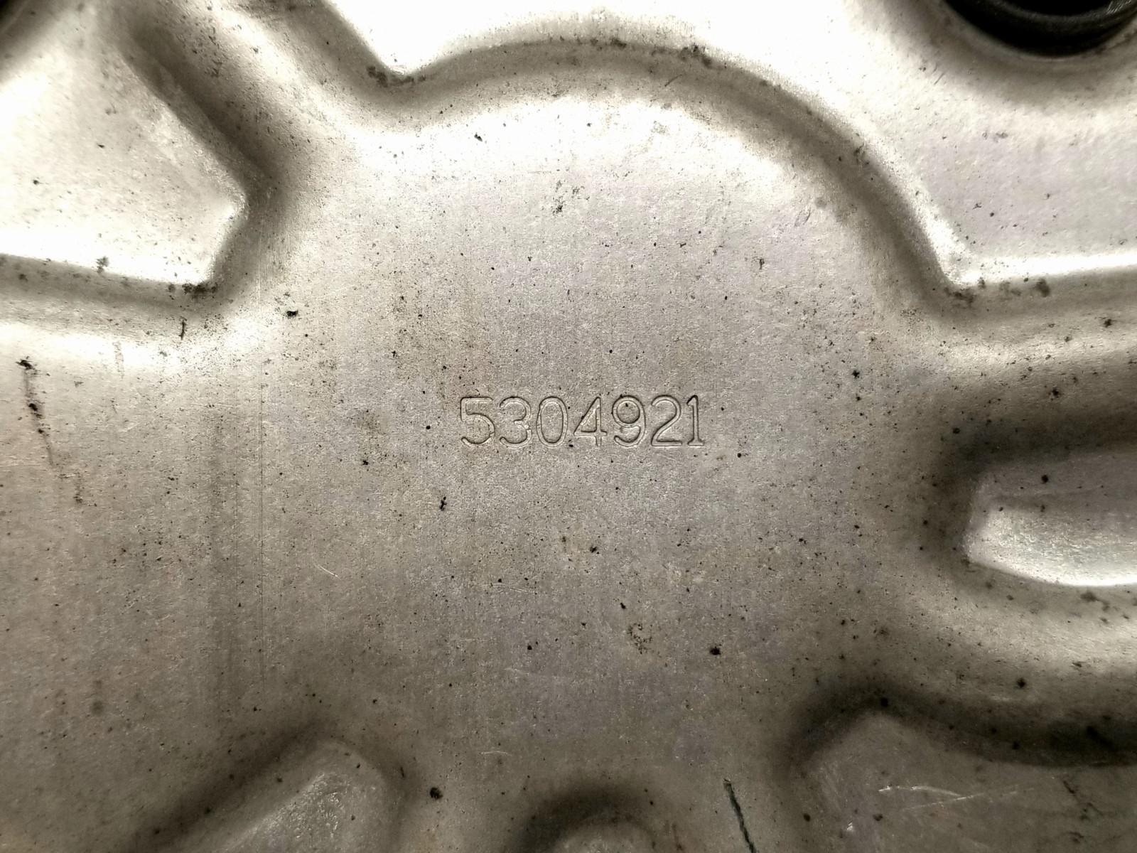 Cummins 6.7l Engine Ecm Backing Plate Mounting Bracket 5304921 B