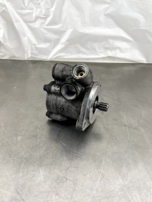 Freightliner TRW Power Steering Pump 1419401001, EV181618L101A1