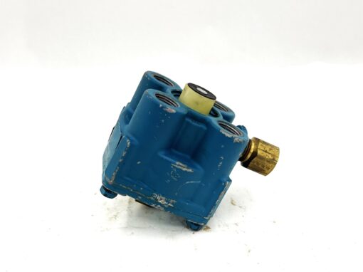 Bendix T-294304-8 Air Brake Check Valve - Image 7