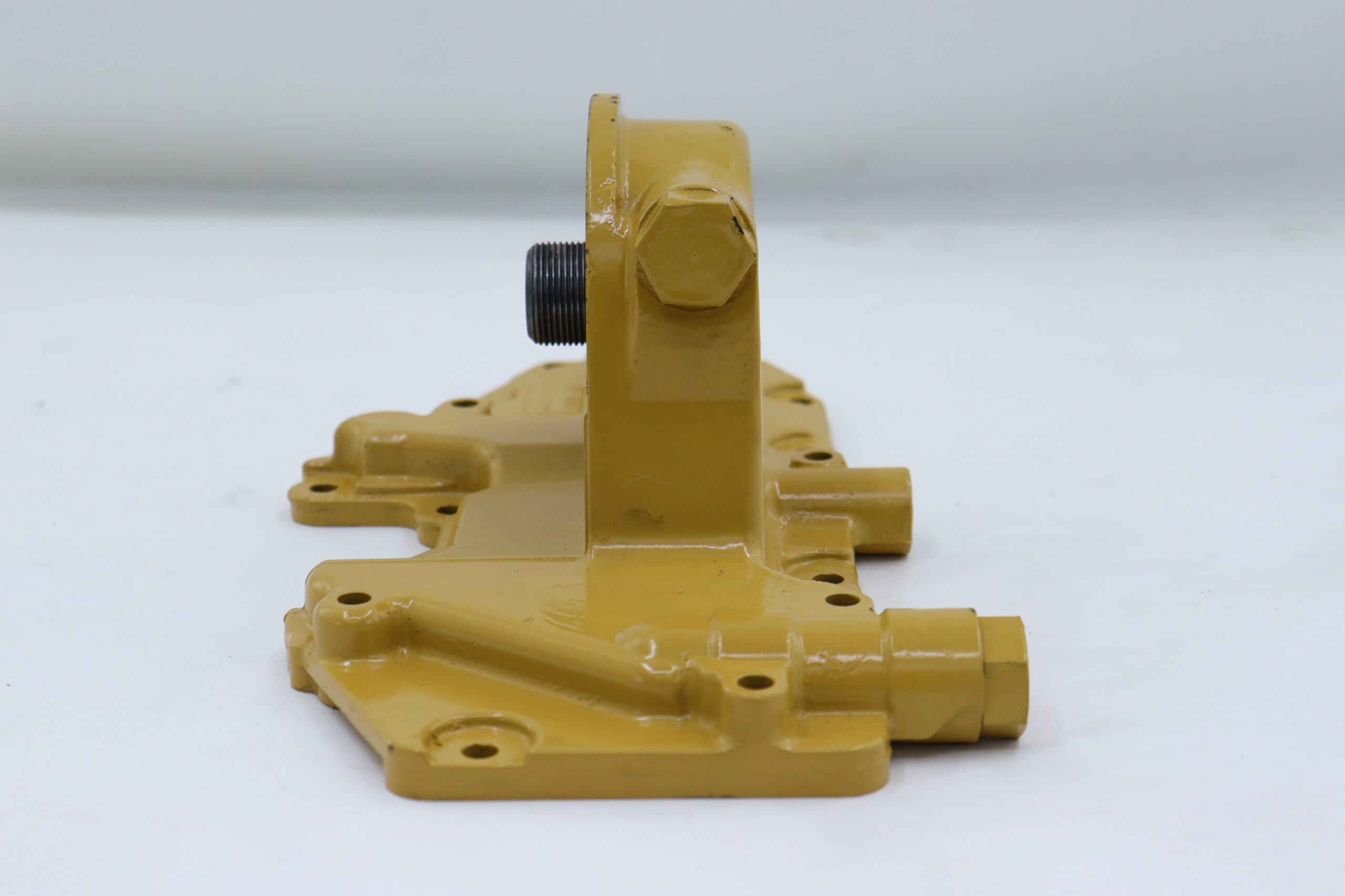 Caterpillar 4P-8182 Oil Filter Base | EKG DIESEL