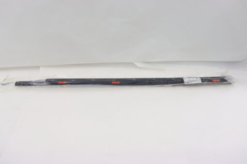 Genuine GM Door Molding Assembly 84778810 - Image 2