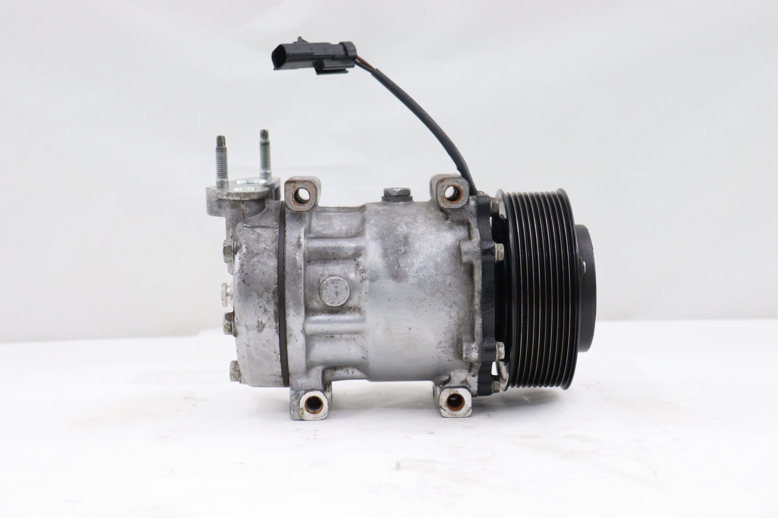 Navistar Air Compressor 4147688C2 - Image 5