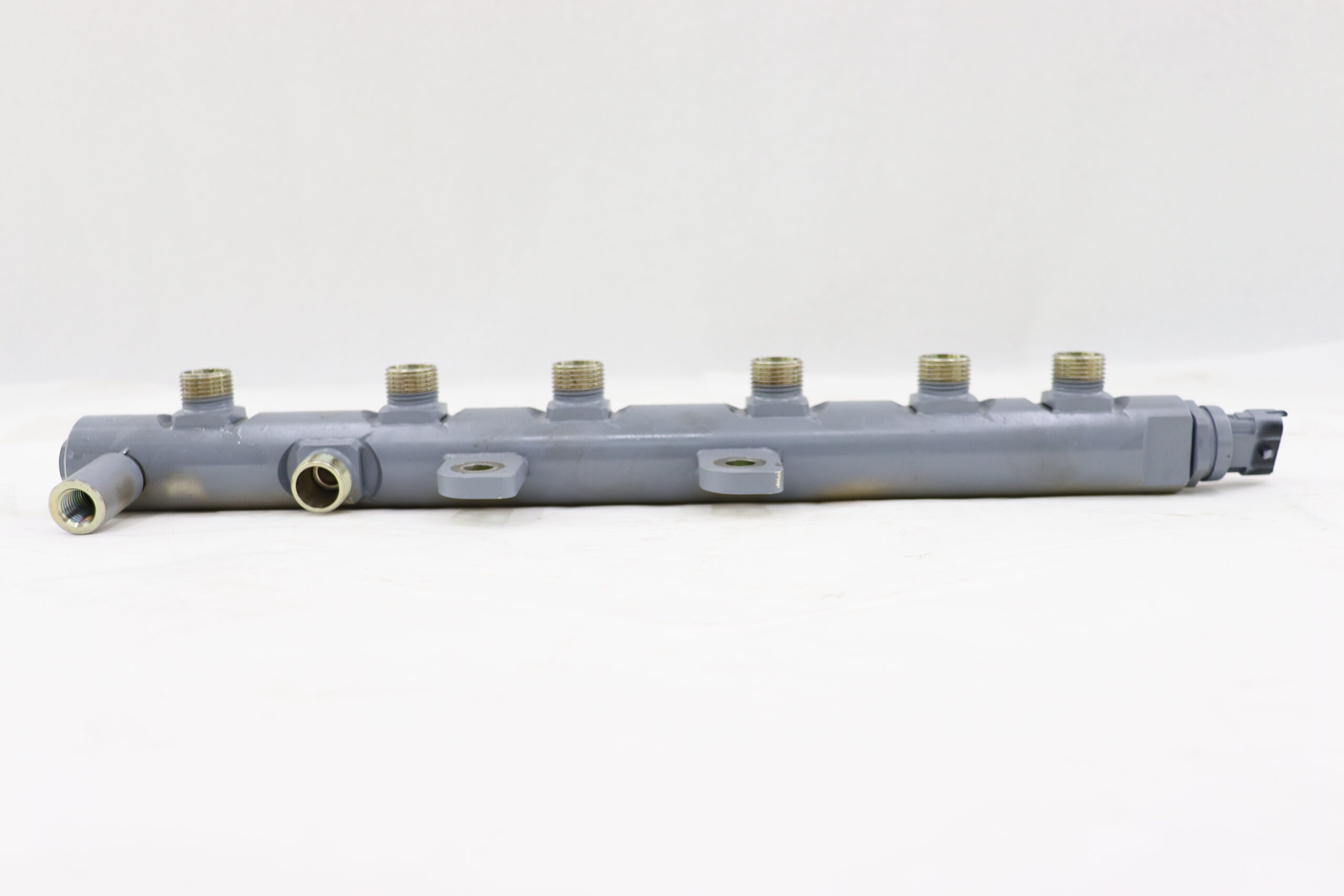 Cummins Fuel manifold 4937282 - Image 11
