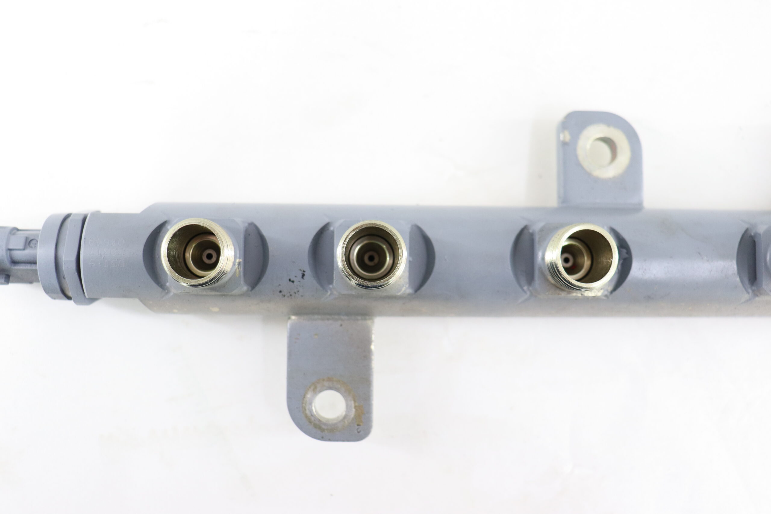 Cummins Fuel manifold 4937282 - Image 8
