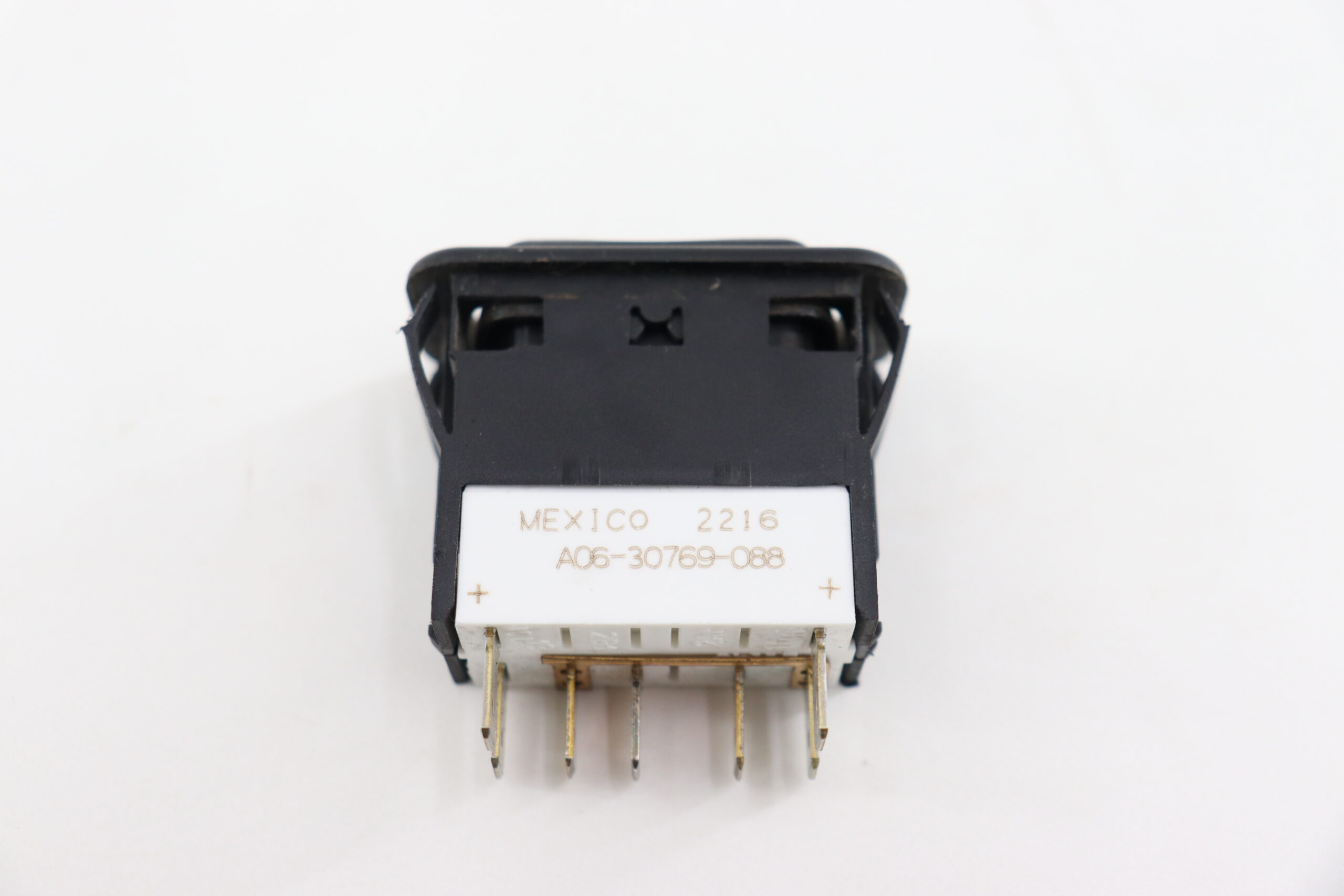 Freightliner Lane Alert Switch A06-30769-088 - Image 2